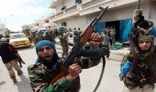 13 دولة تدعو لوقف فوري لإطلاق النار في ليبيا